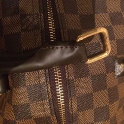 ハンドルが取れたバッグの画像
